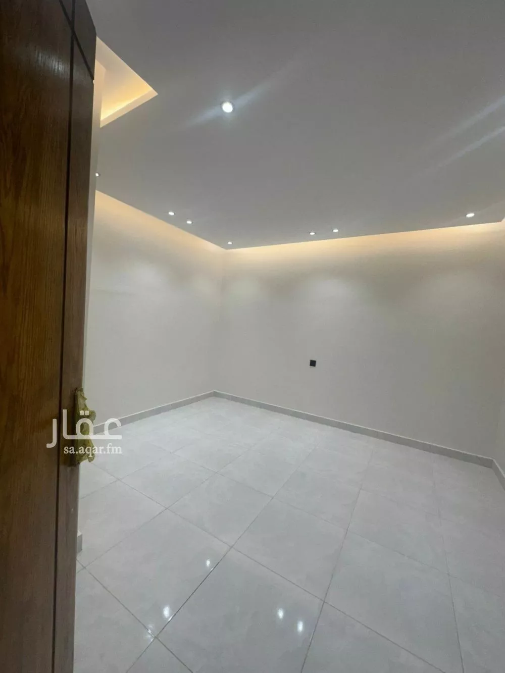 فيلا 5 غرف في عكاظ 14