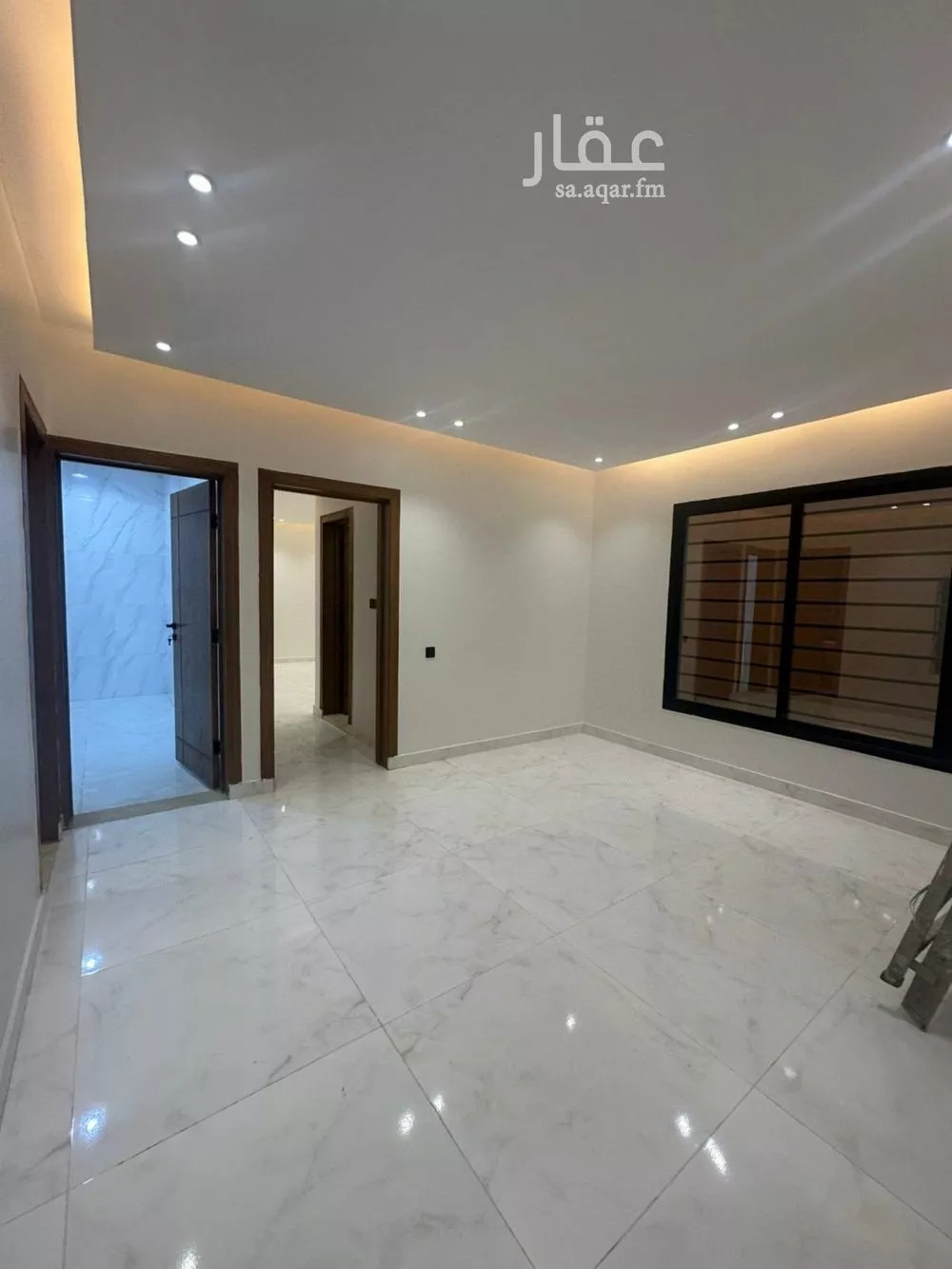 فيلا 5 غرف في عكاظ 8