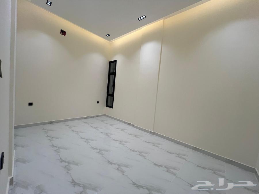 شقة 4 غرف في الزهرة 6