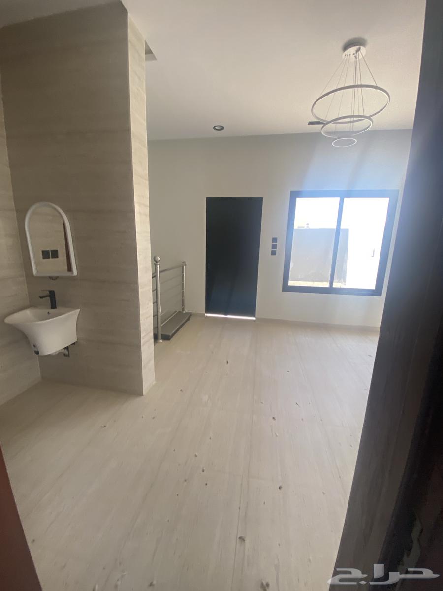 فيلا 5 غرف في عكاظ 2