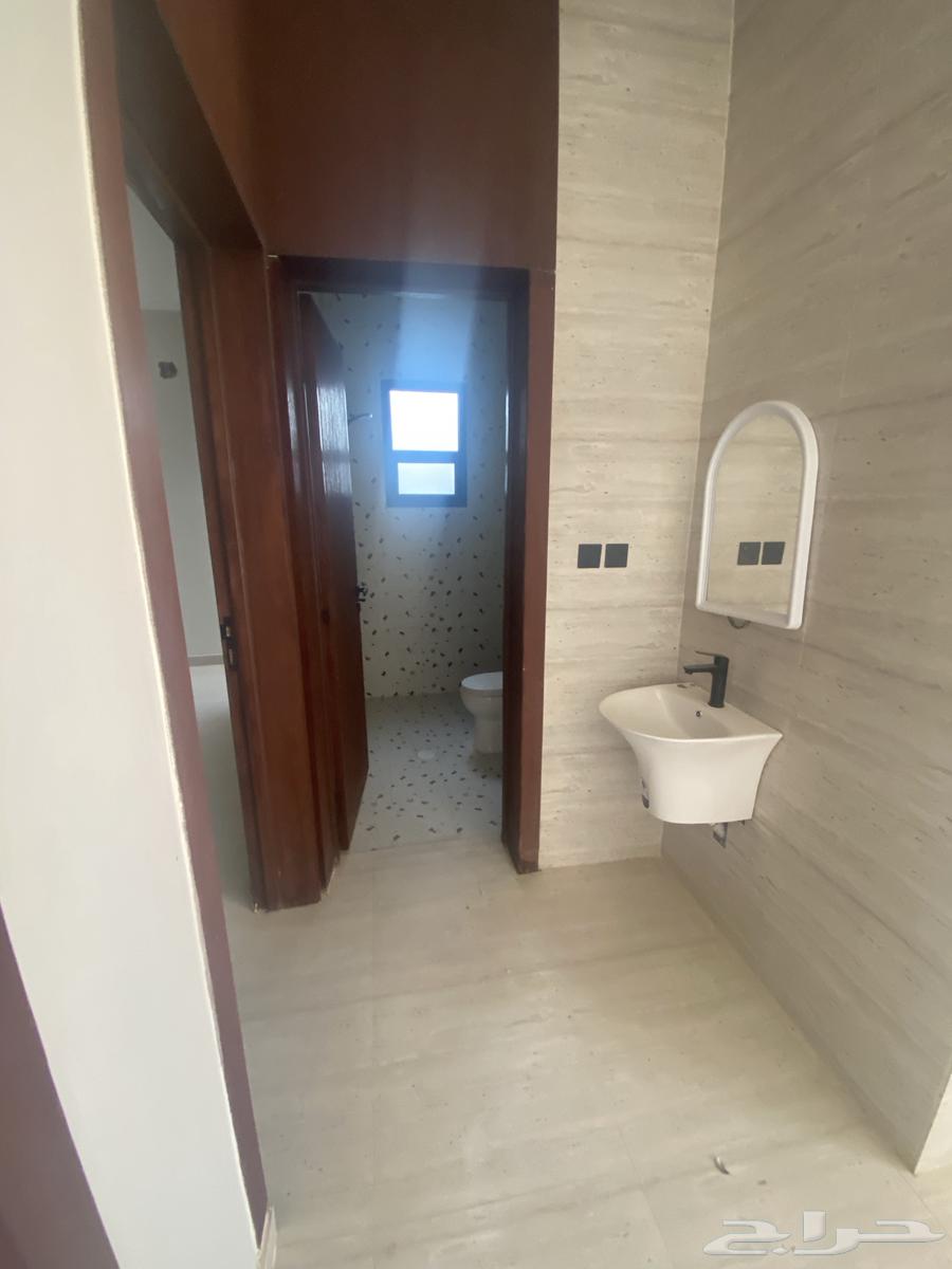 فيلا 5 غرف في عكاظ 3