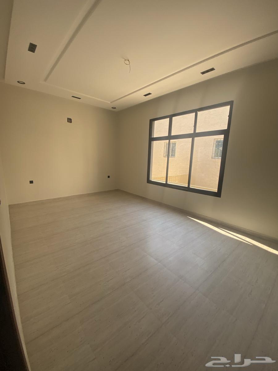 فيلا 5 غرف في عكاظ 6