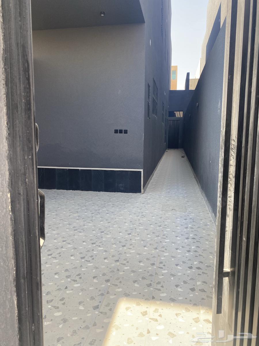 فيلا 5 غرف في عكاظ 8