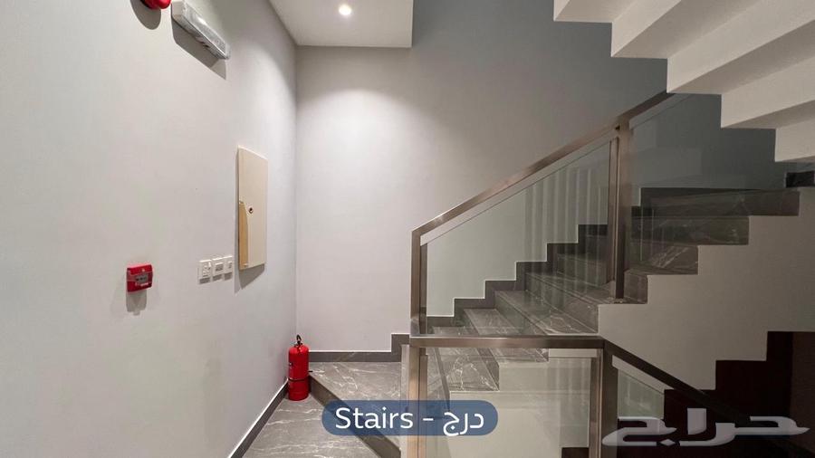 فيلا 3 غرف في العارض 18
