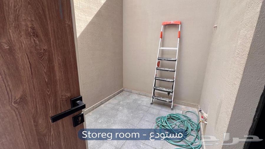 فيلا 3 غرف في العارض 10