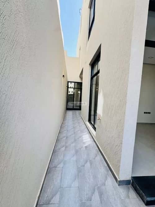 5 bedroom villa in King Faisal 3