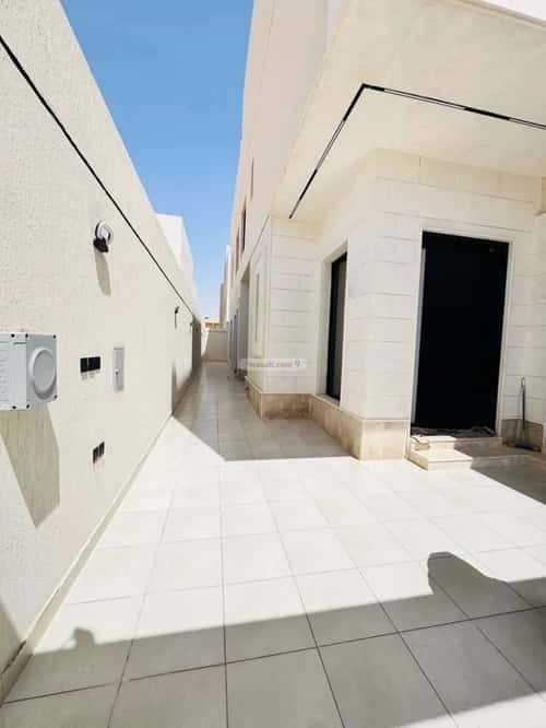 5 bedroom villa in Al Maizilah 3