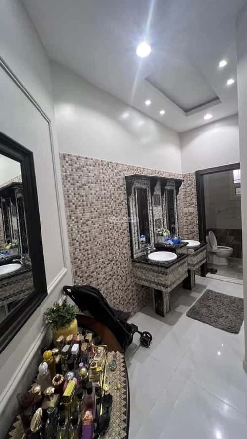 فيلا 6 غرف في العارض 5