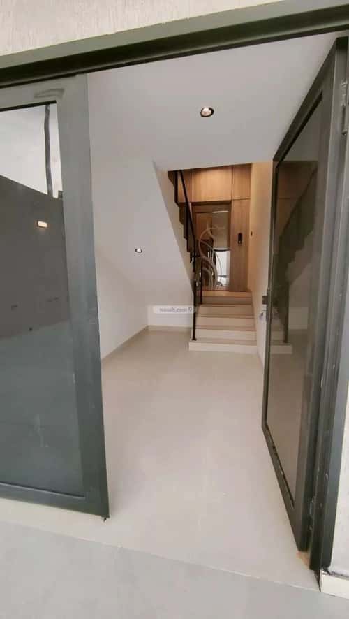 شقة 3 غرف في الرمال 4