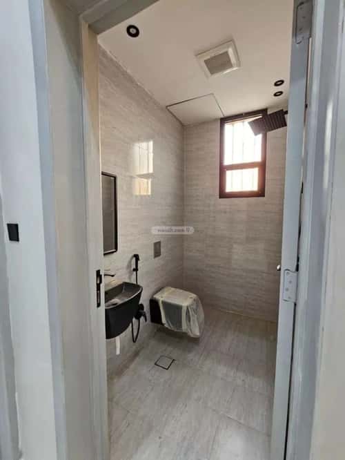 دور 5 غرف في العوالي 8