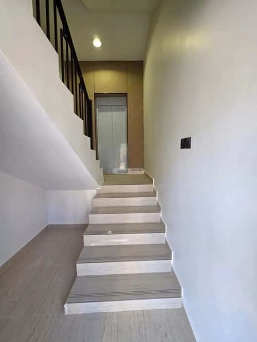 شقة 6 غرف في الرمال 2