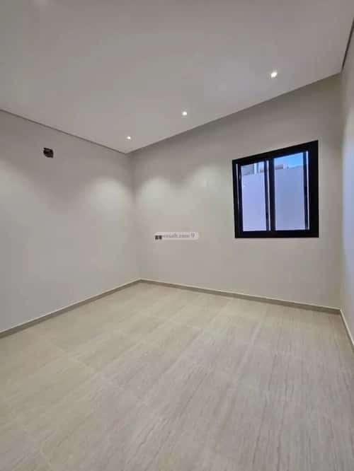 شقة 6 غرف في الرمال 13