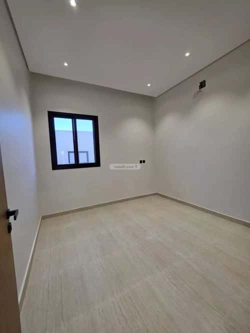 شقة 6 غرف في الرمال 10