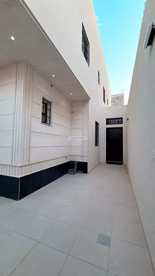 فيلا 5 غرف في العريجاء الغربي 2