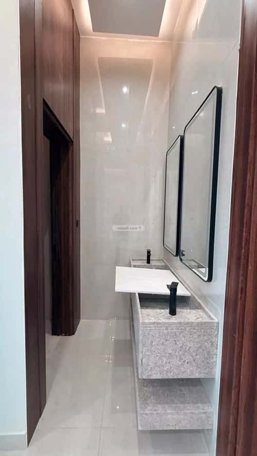 فيلا 5 غرف في العريجاء الغربي 10