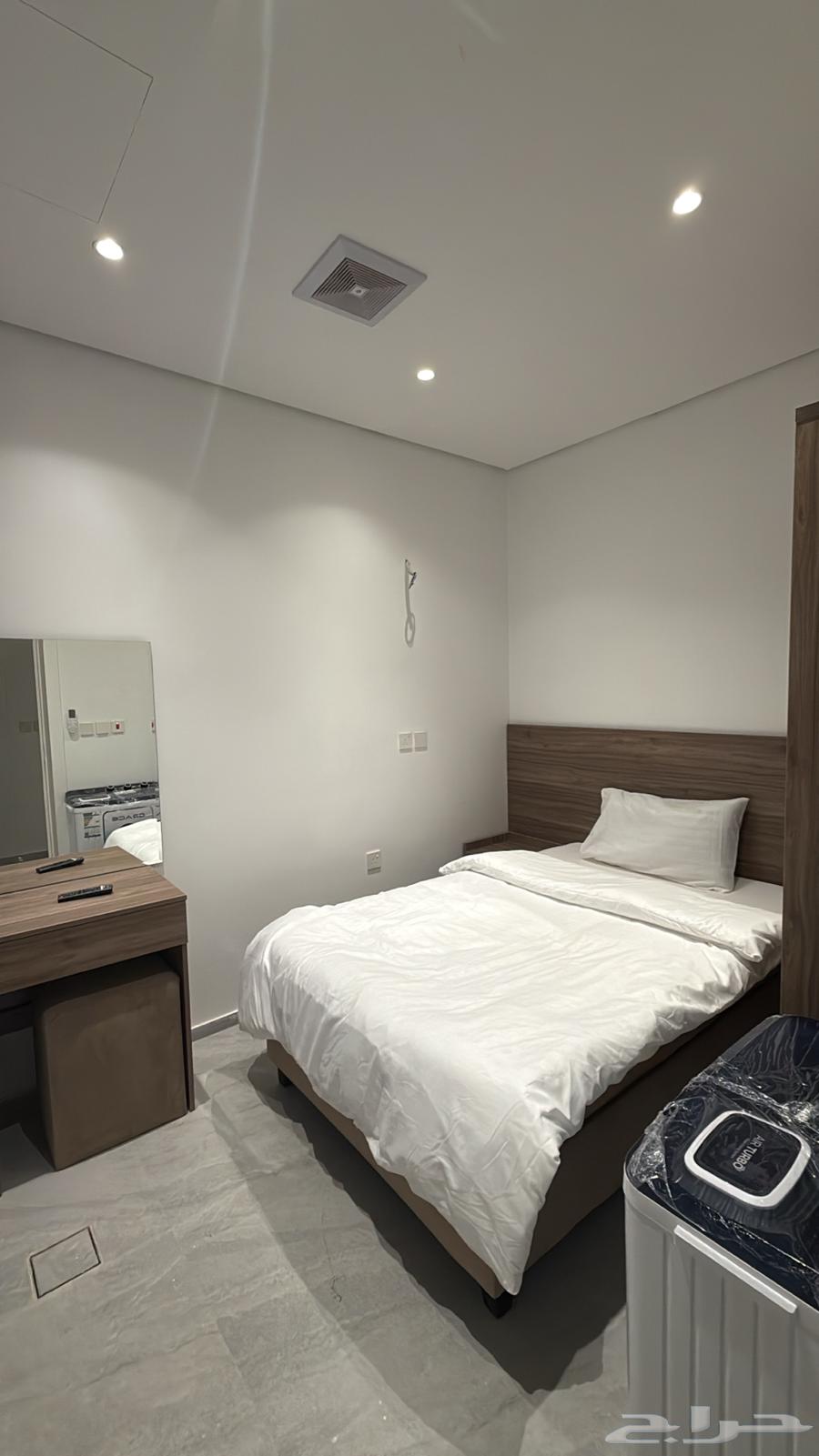 شقة 1 غرف في الروضة 2