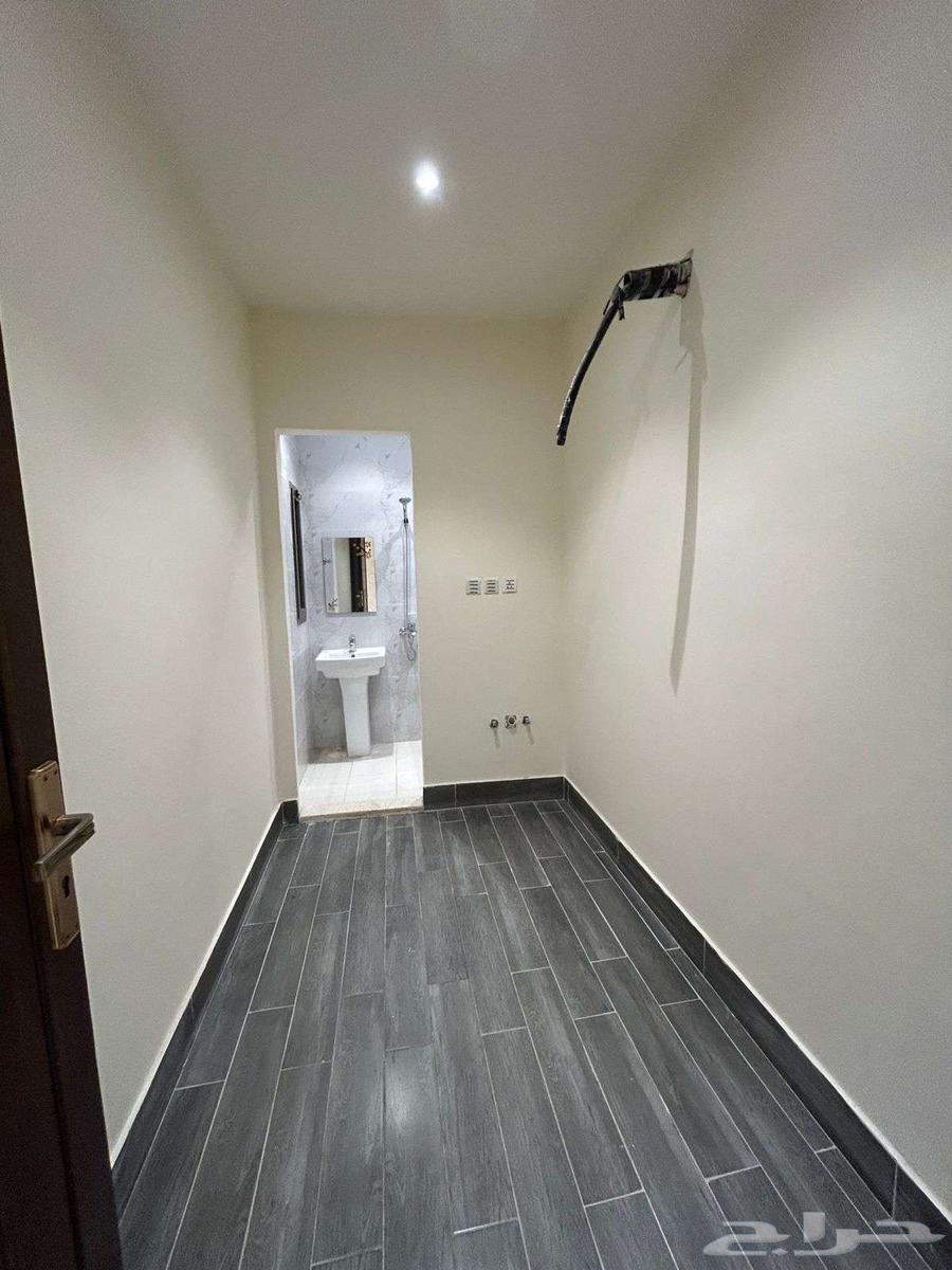 شقة 6 غرف في الصفا 11