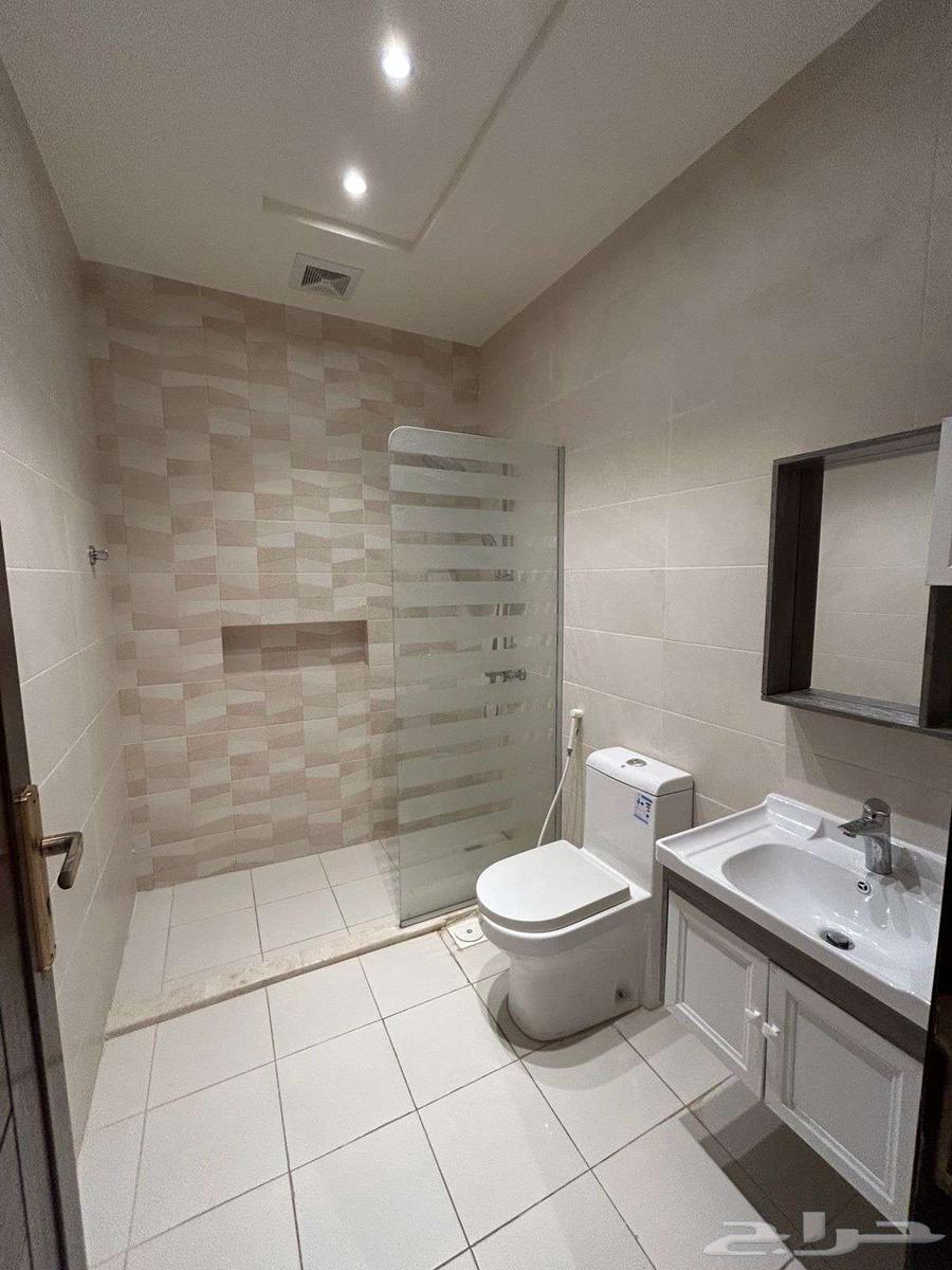 شقة 6 غرف في الصفا 18