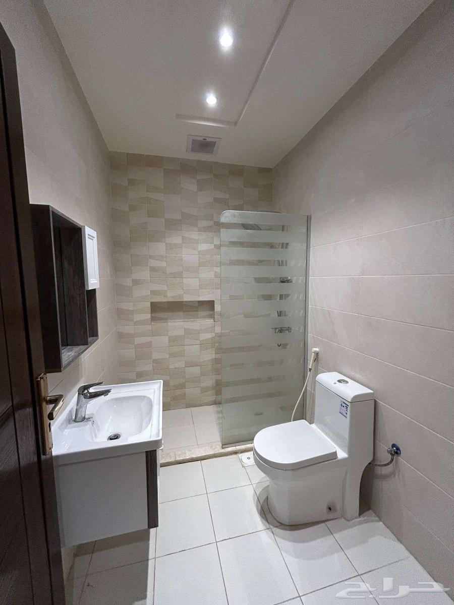 شقة 6 غرف في الصفا 7