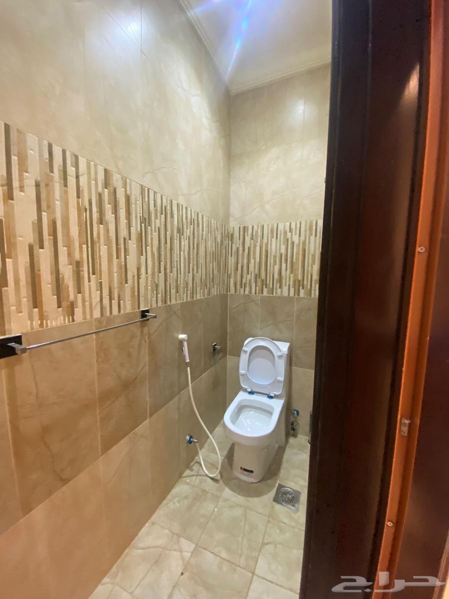 شقة 4 غرف في البساتين 10