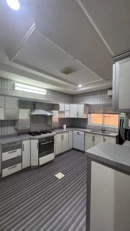6 bedroom apartment in Dhahrat Laban 10