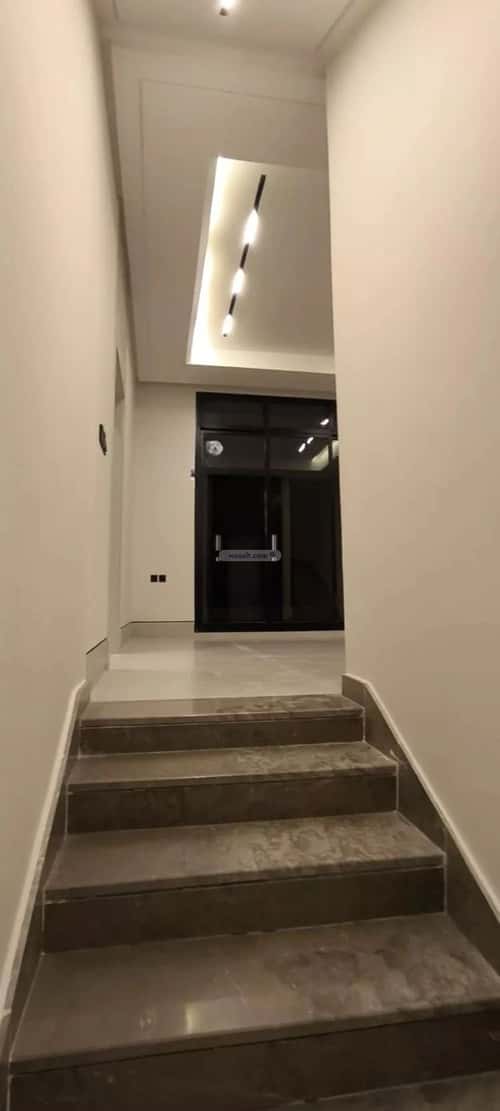 فيلا 5 غرف في النرجس 10