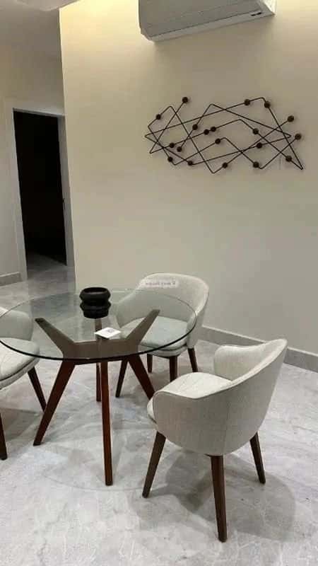 شقة 4 غرف في الملقا 6