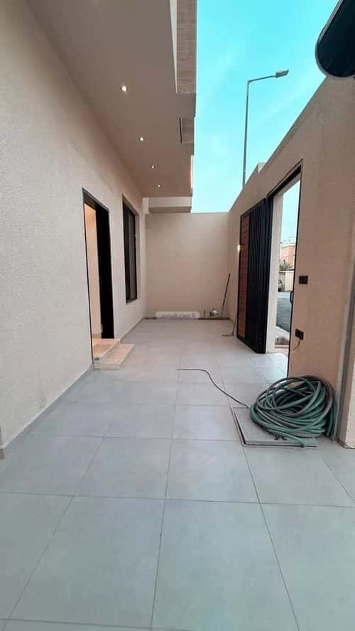 6 bedroom villa in Al Uraija Al Gharbi 7