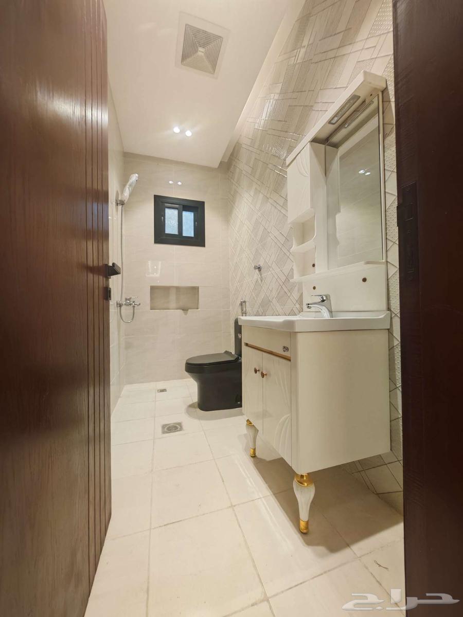 شقة 5 غرف في السلامة 8