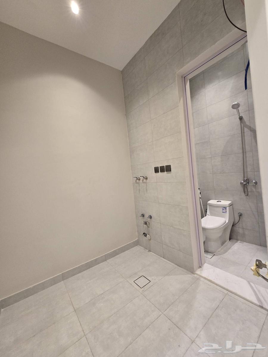 شقة 5 غرف في السلامة 24