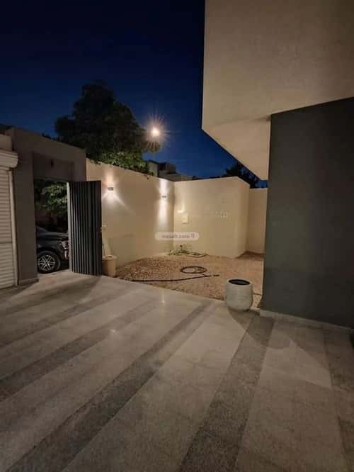 فيلا 4 غرف في العارض 4