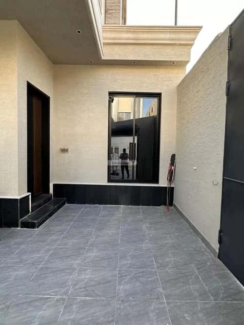 فيلا 7 غرف في الرمال 9