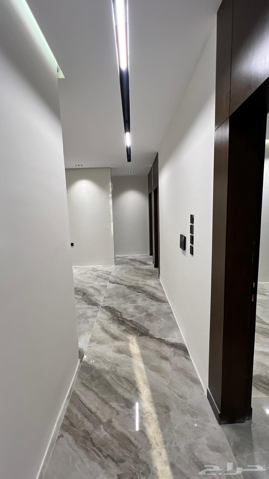 فيلا 4 غرف في الريان 8