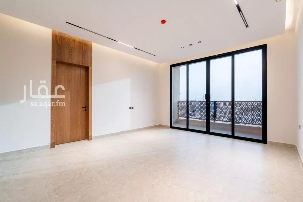 شقة 4 غرف في الروضة 15