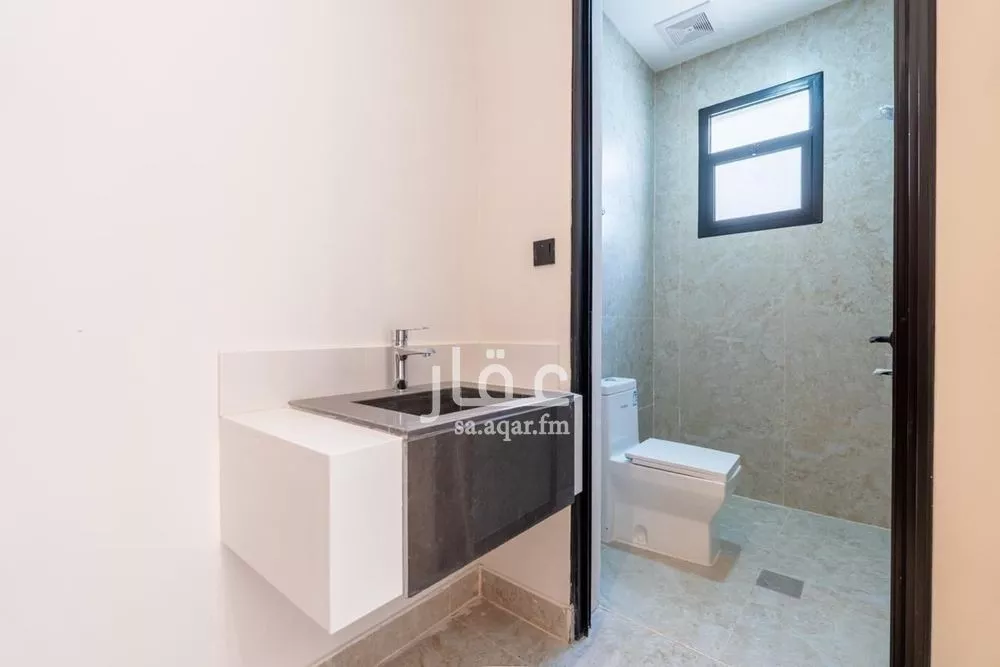 شقة 4 غرف في الروضة 17