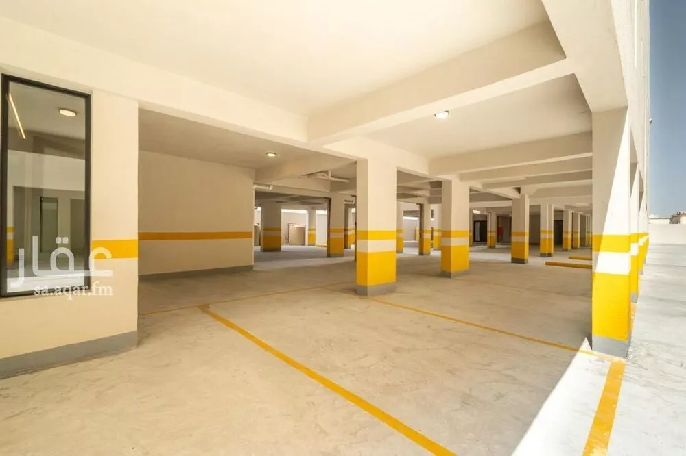 شقة 4 غرف في الروضة 18