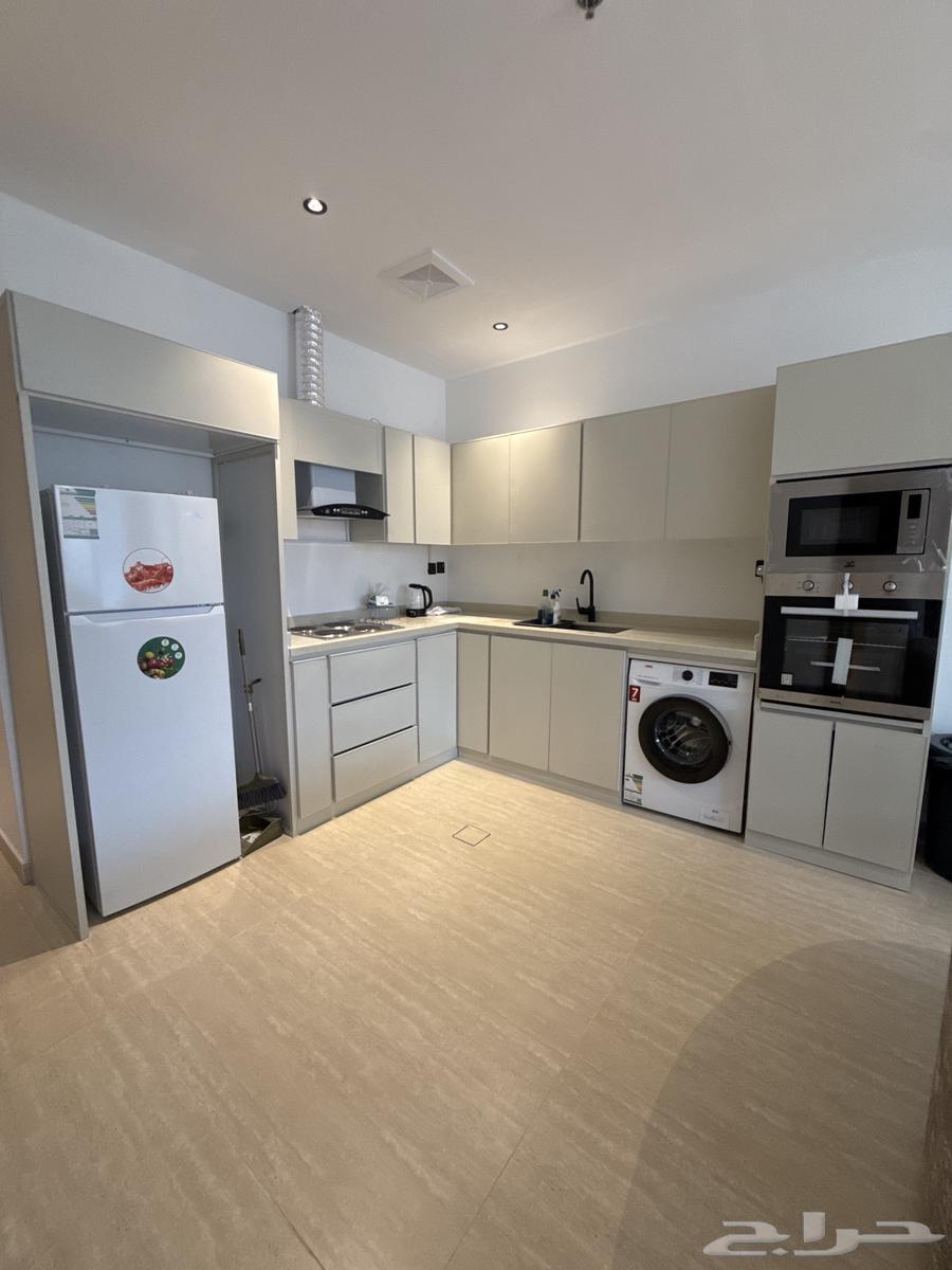 شقة 3 غرف في الخور 4