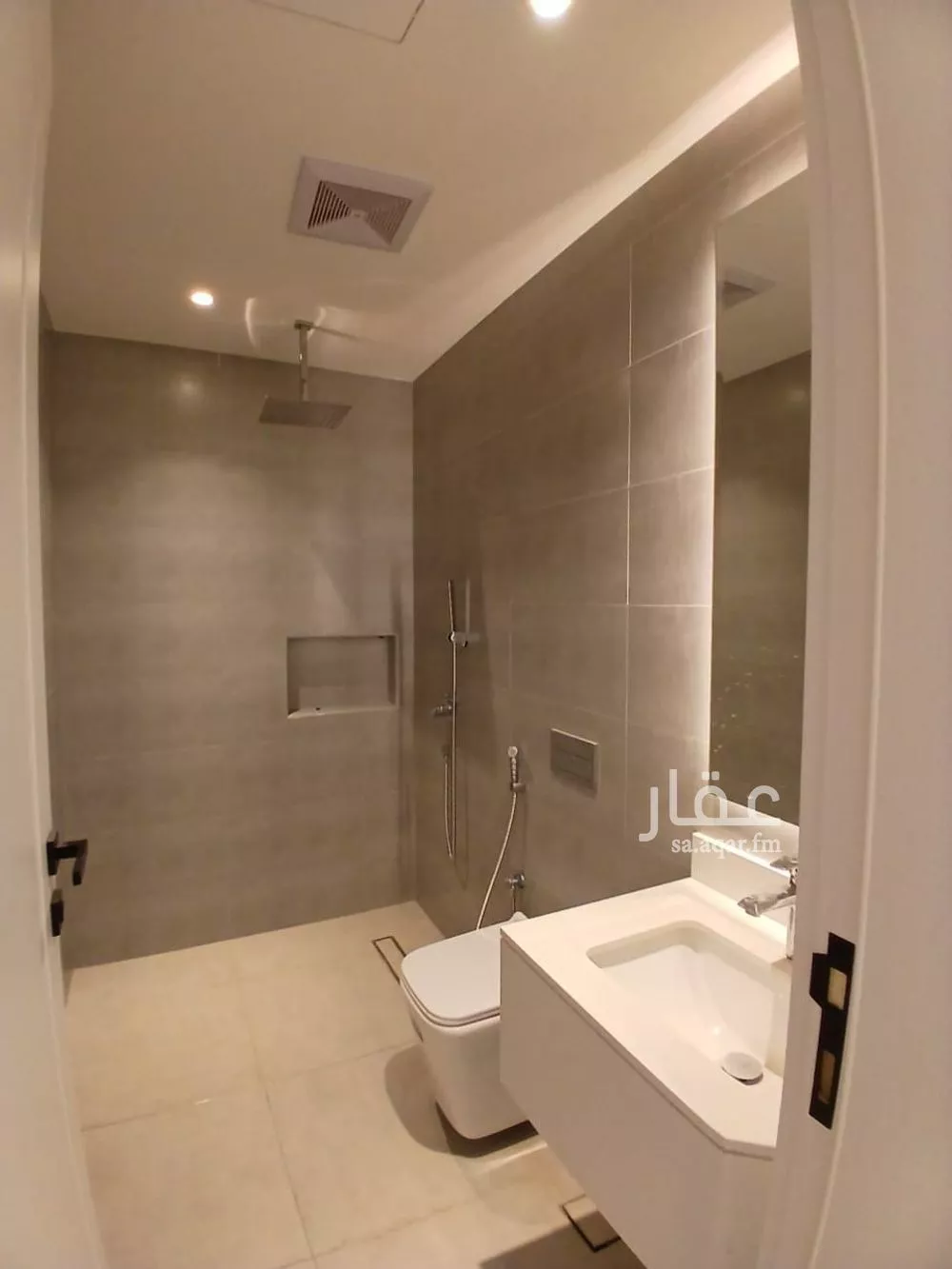 شقة 3 غرف في الصدفة 8