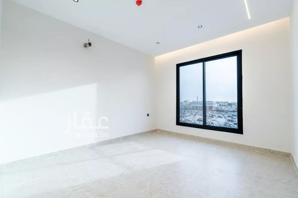 شقة 4 غرف في الروضة 13