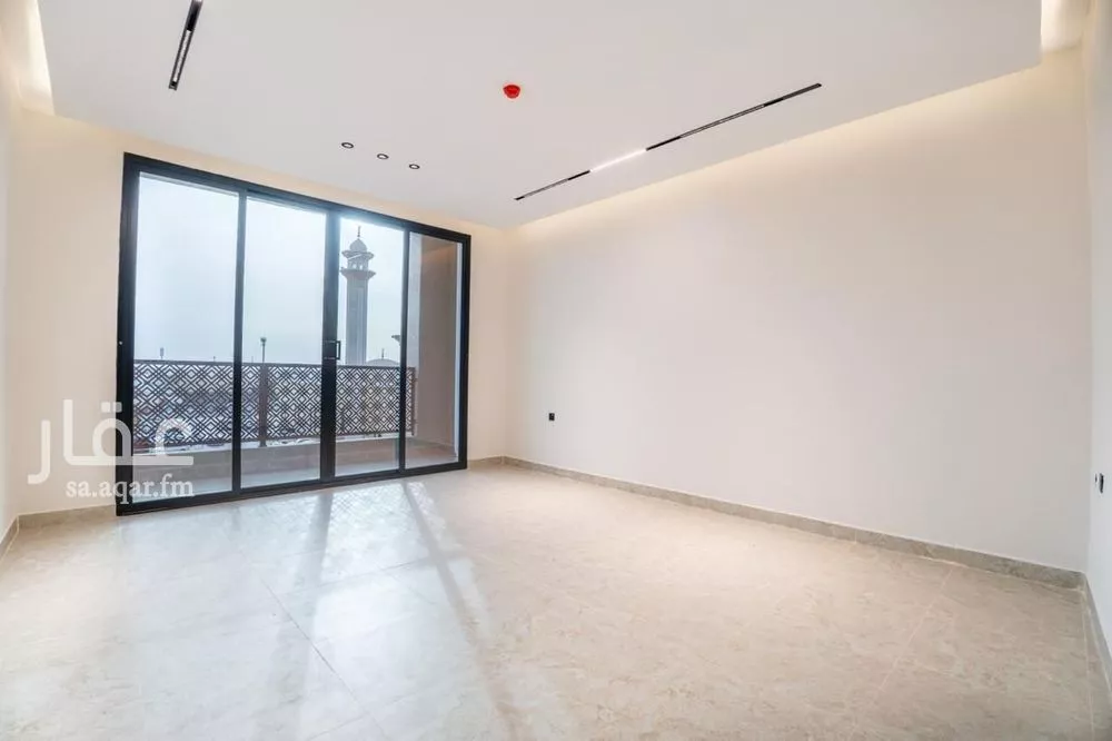 شقة 4 غرف في الروضة 5