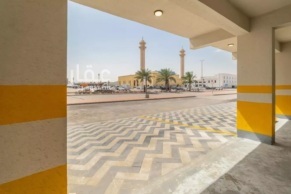 شقة 4 غرف في الروضة 6