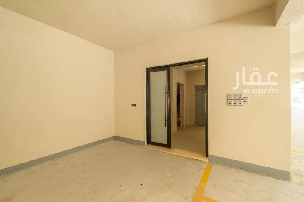 شقة 4 غرف في الروضة 17