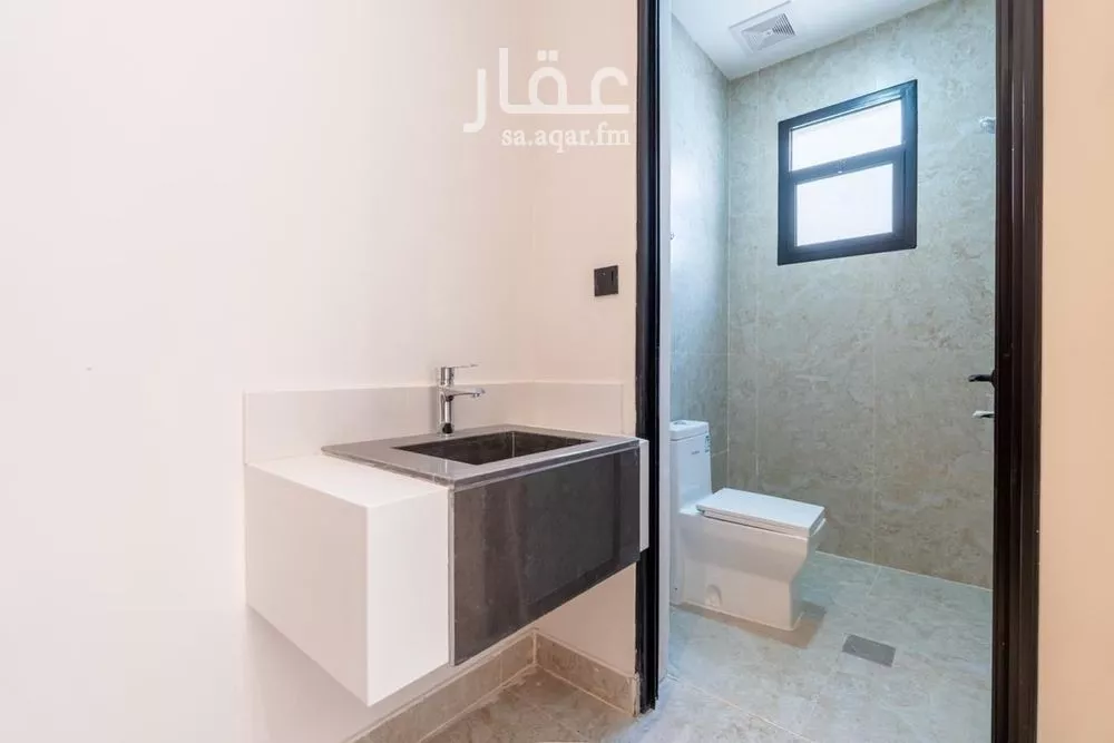 شقة 4 غرف في الروضة 18