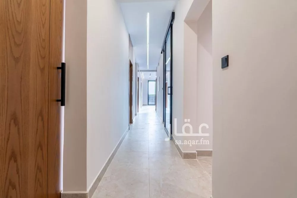 شقة 4 غرف في الروضة 8