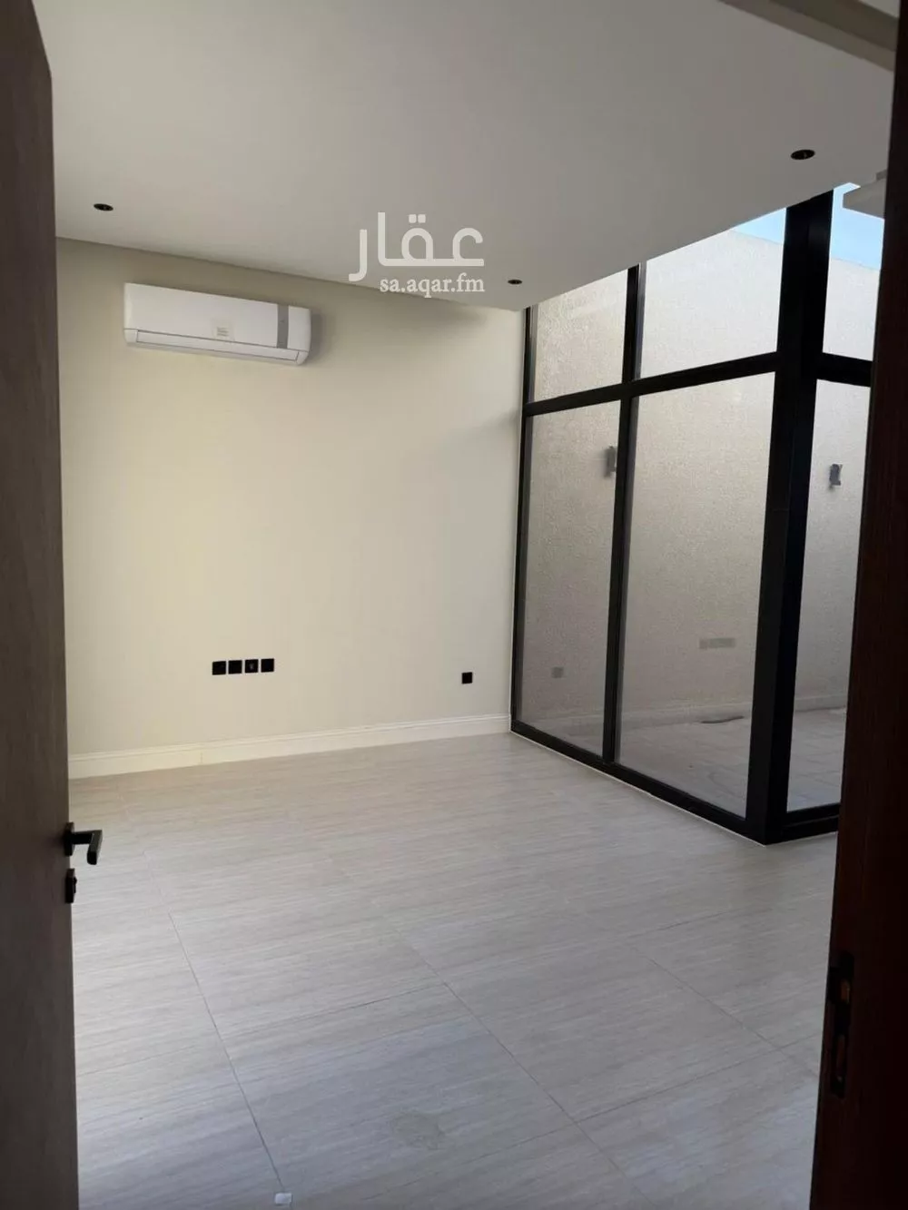 فيلا 3 غرف في العارض 8