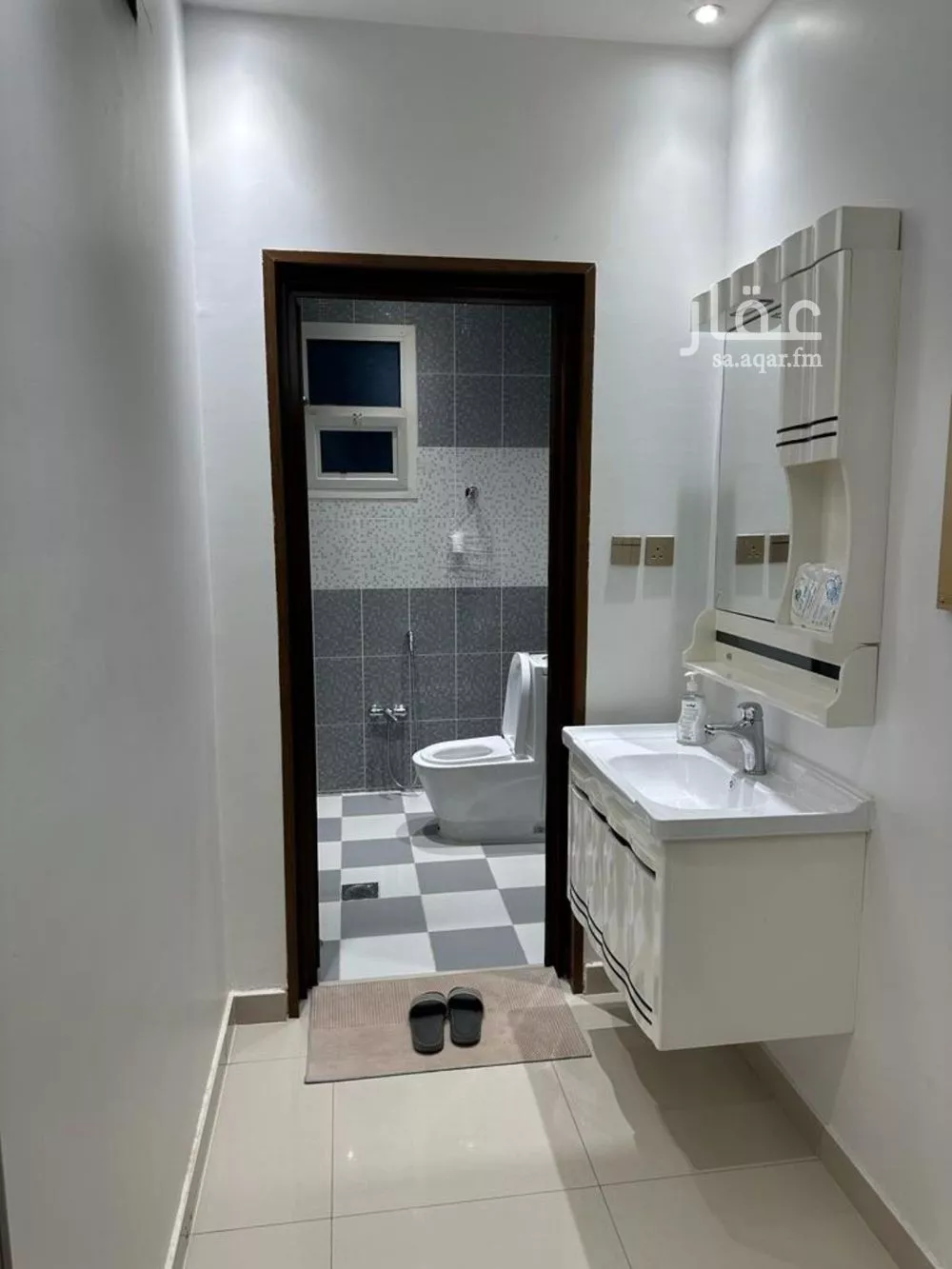 3 bedroom floor in Al Malqa 7