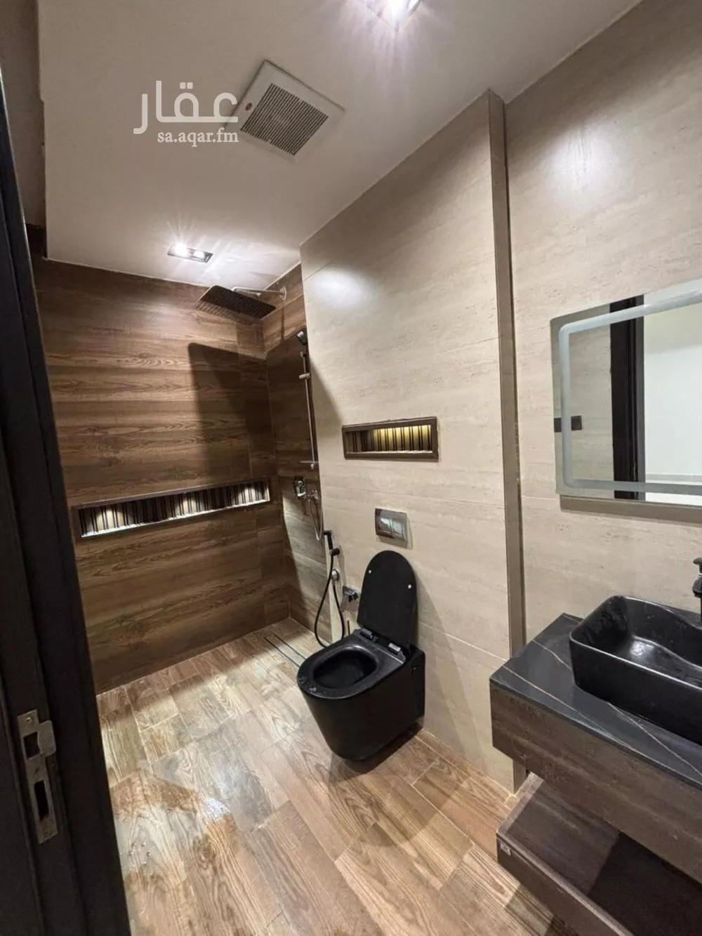 شقة 5 غرف في العارض 13