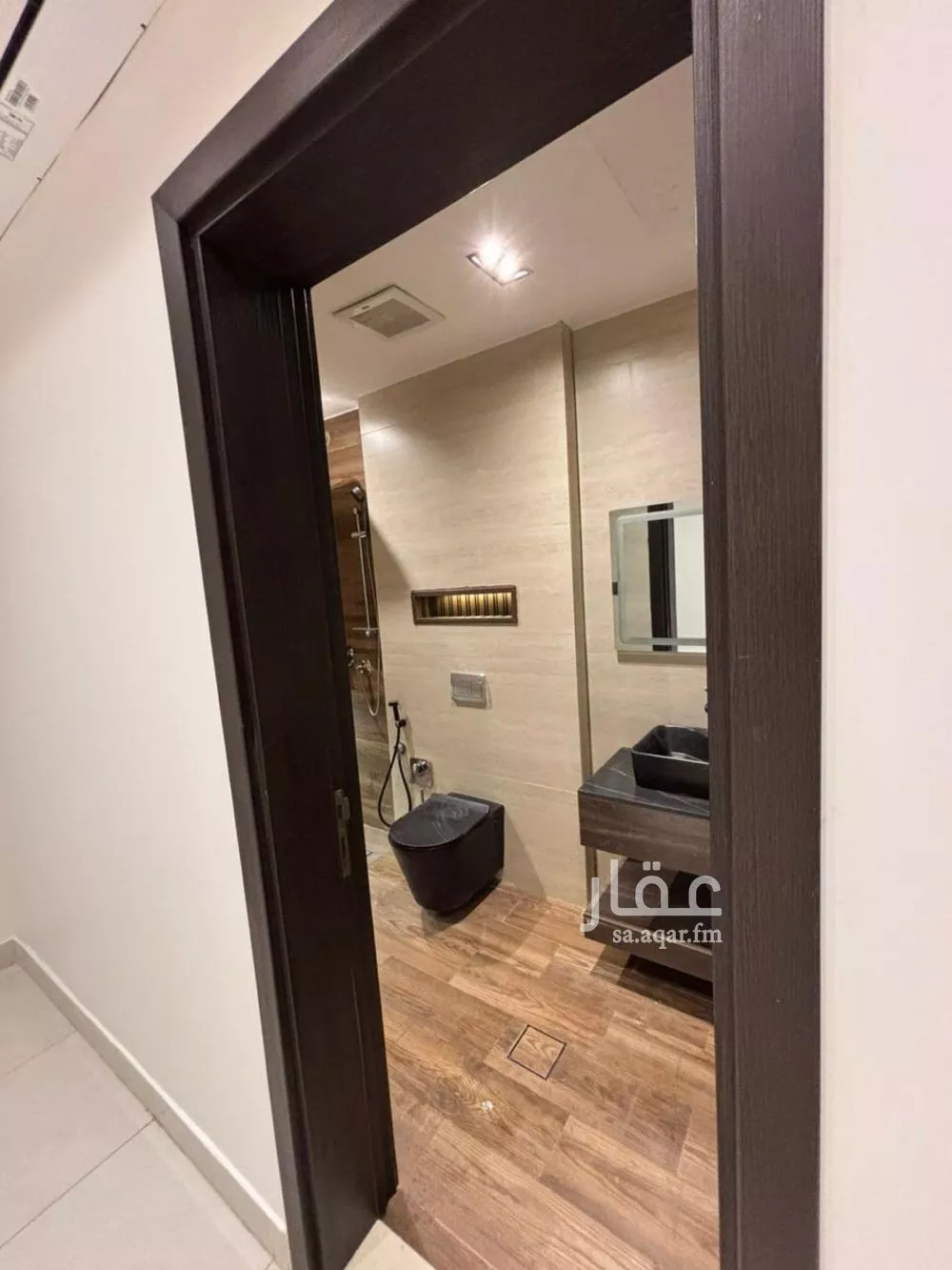 شقة 5 غرف في العارض 15