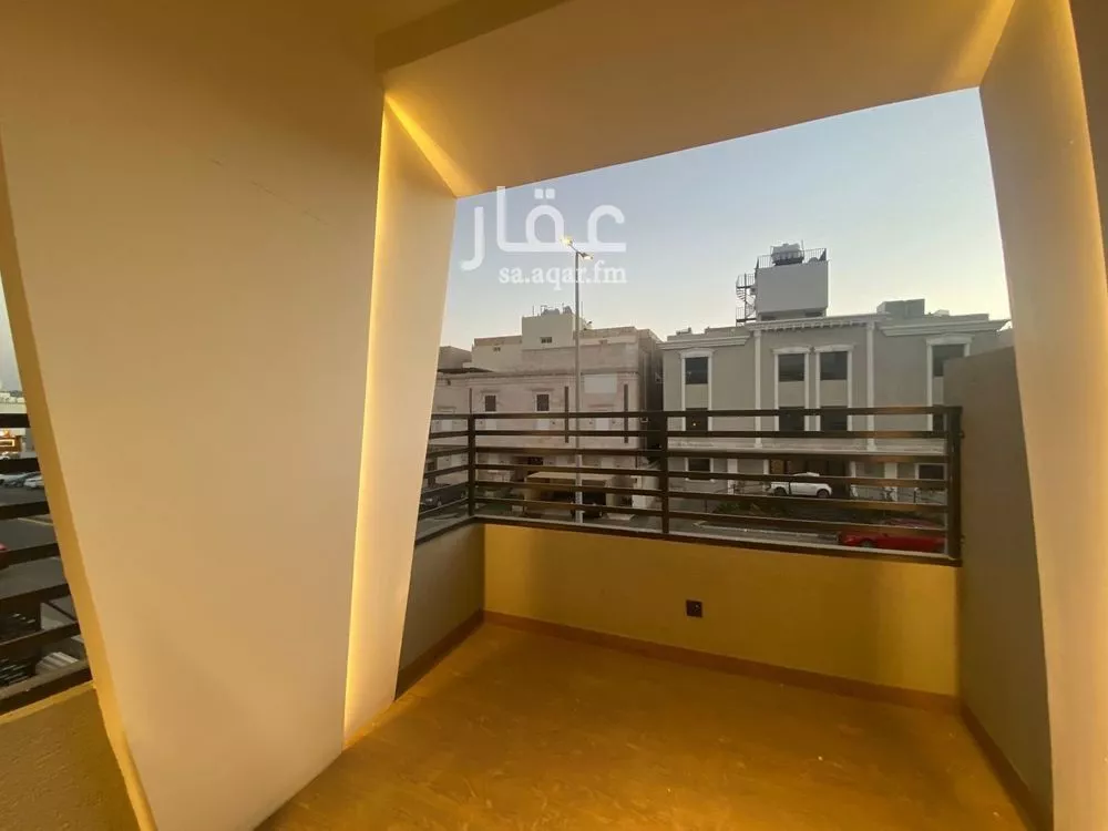 فيلا 10 غرف في الحمراء و ام الجود 7