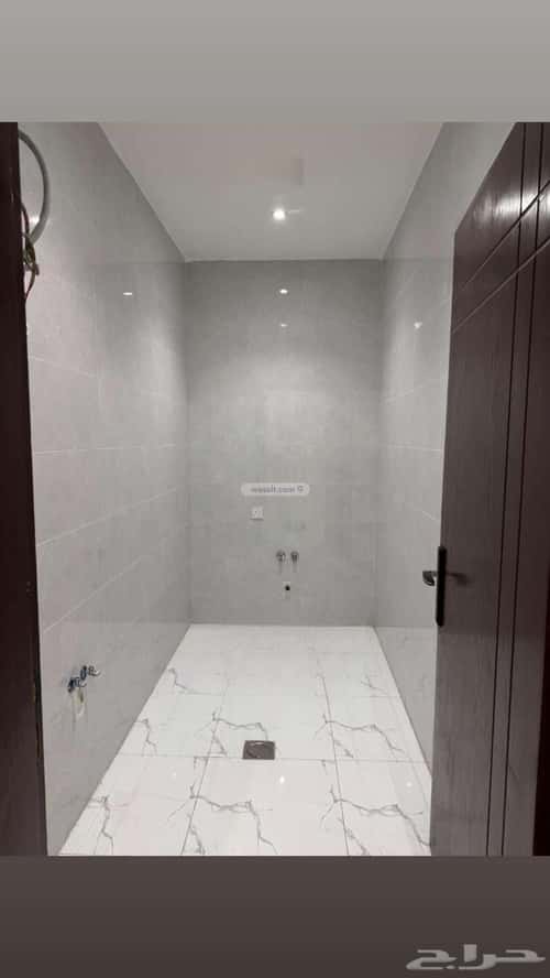 شقة 5 غرف في الواحة 10